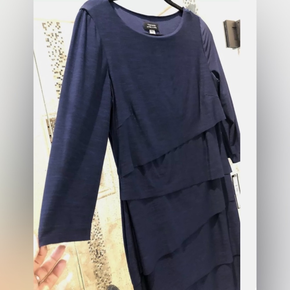 Tahari Arthur S. Levine Dress Navy Blue Tiered-Sz6 NWOT-Flattering! - Picture 9 of 15